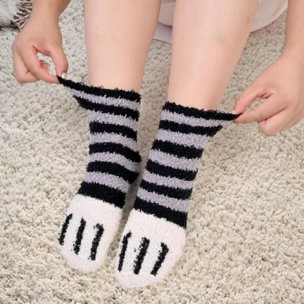 Women’s Fuzzy Cat Paw Socks – Cozy, Fluffy, & Warm Slipper Socks (5/6 Pairs)